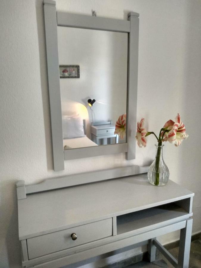 Galaxy Apartments Alikí Екстериор снимка