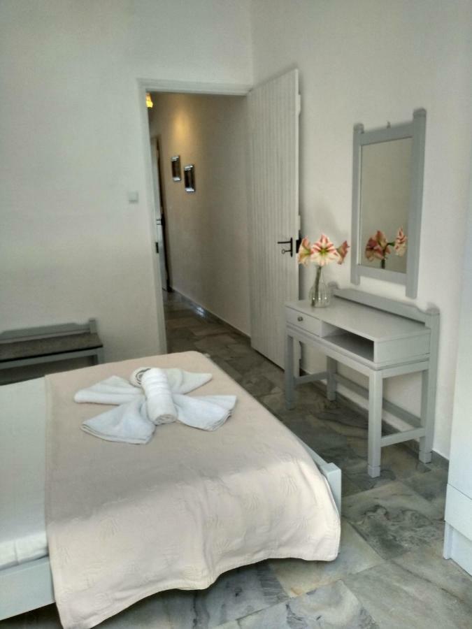 Galaxy Apartments Alikí Екстериор снимка